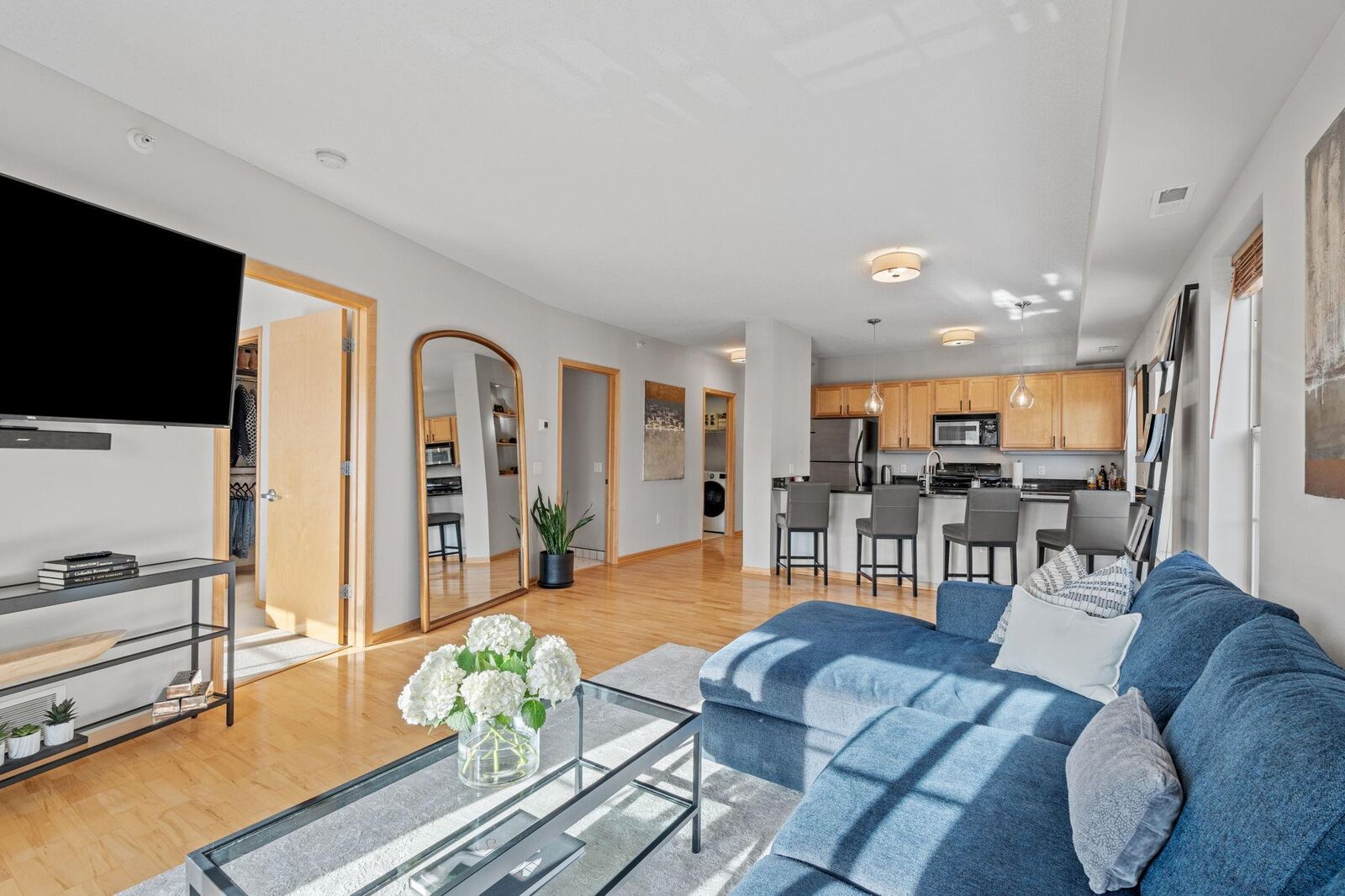 Property Photo:  750 Mainstreet 202  MN 55343 