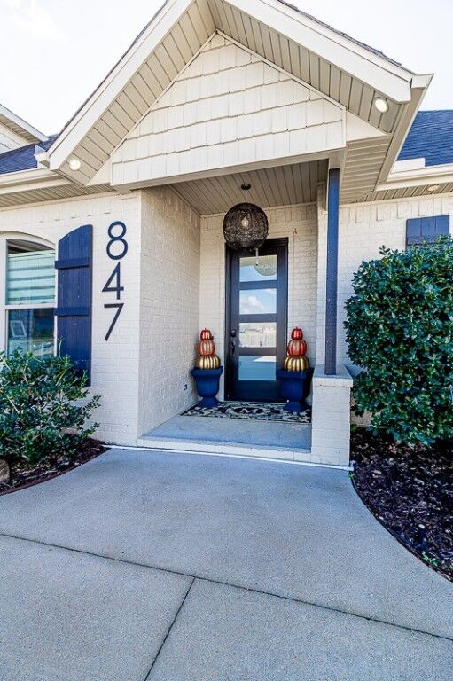 Property Photo: 847 E Via Firenze Avenue AR 72762