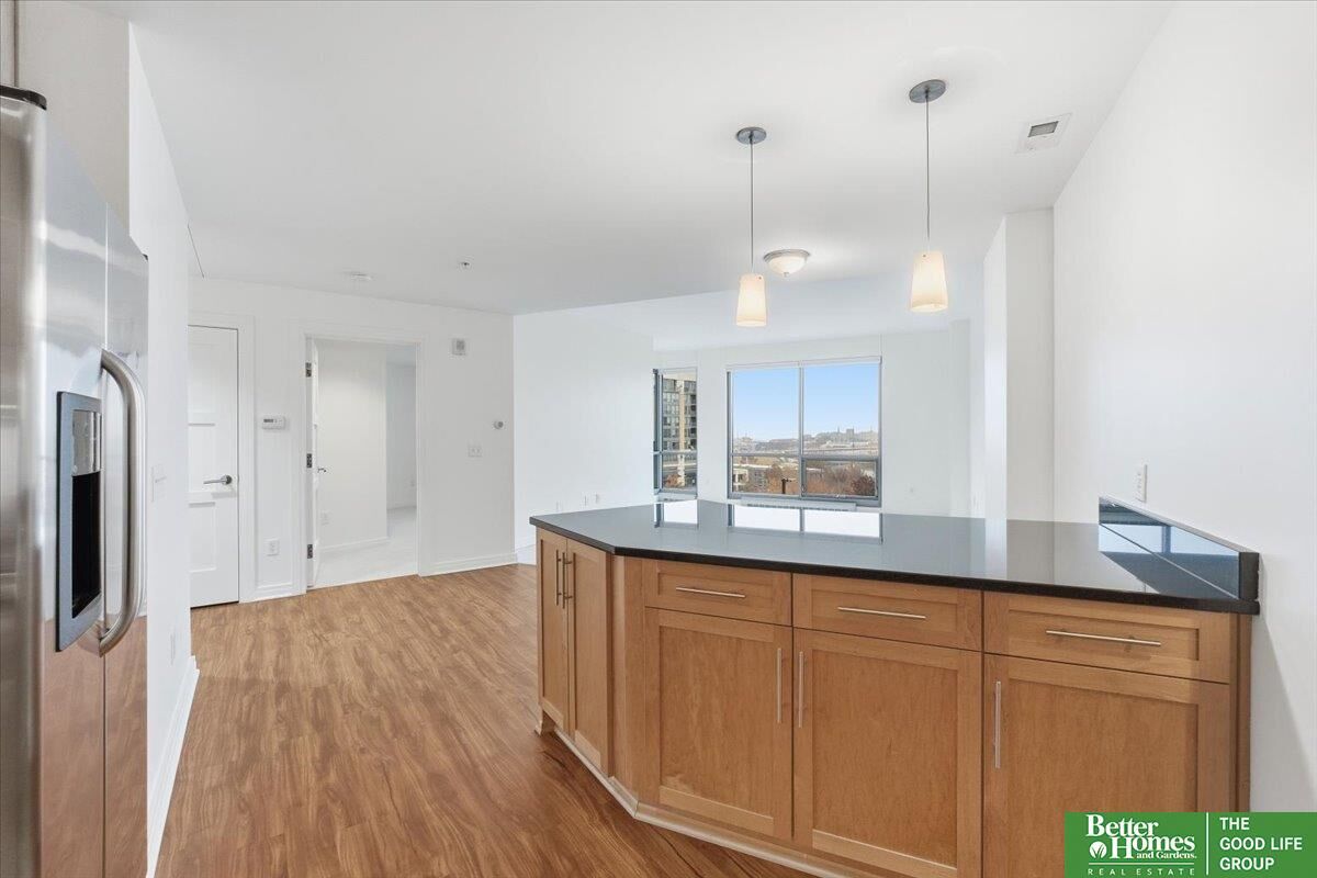 Property Photo:  200 S 31 Avenue 4402  NE 68131 