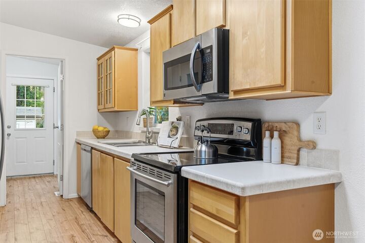 Property Photo:  30 NE Lake Place  WA 98588 