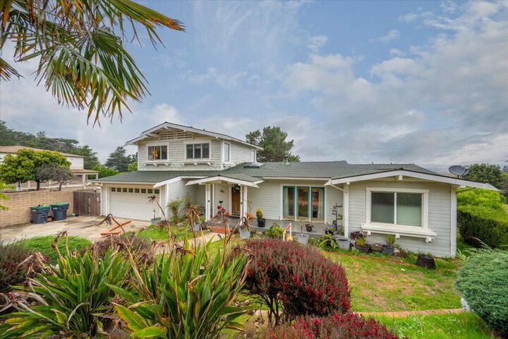 Property Photo:  524 Avalon Street  CA 93436 