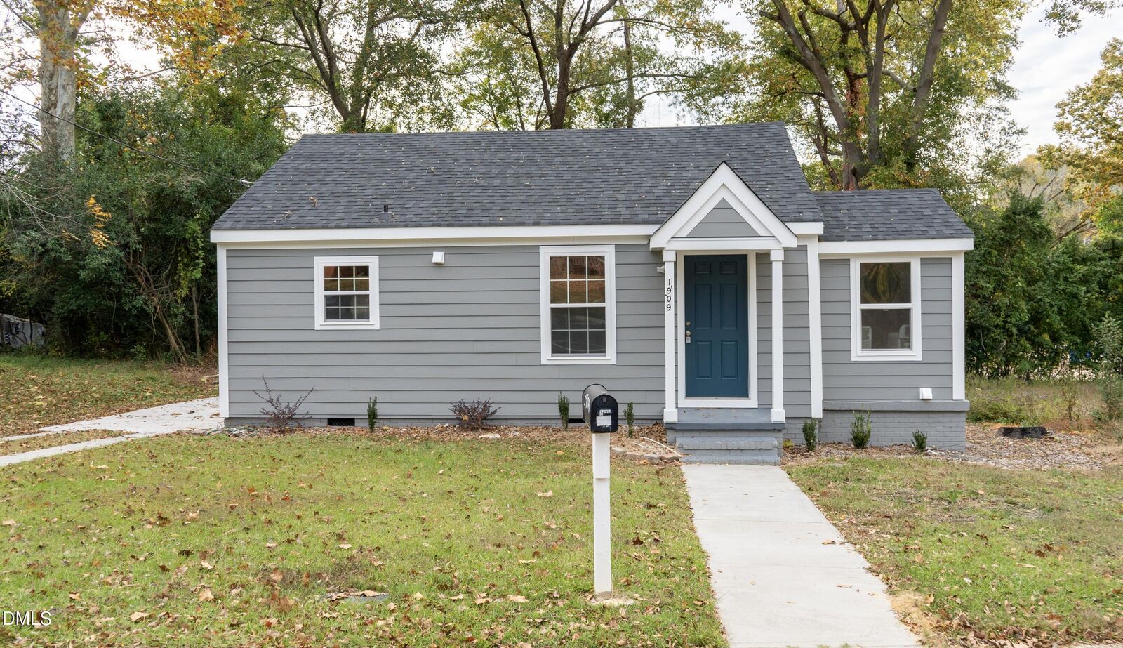 Property Photo:  1909 Overlook Drive  NC 28301 