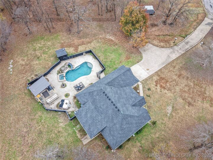 Property Photo:  5117 Woodland Drive  OK 74070 