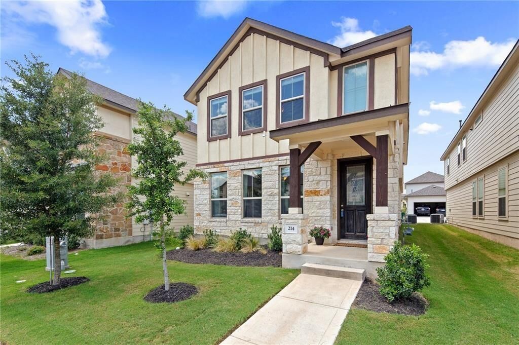 Property Photo: 214 Diamond Point Drive TX 78620