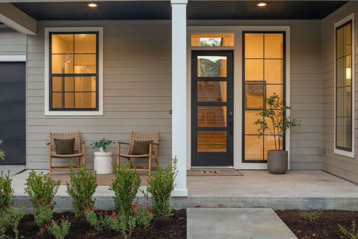 Property Photo: 8303 Cochrane Cove TX 78757