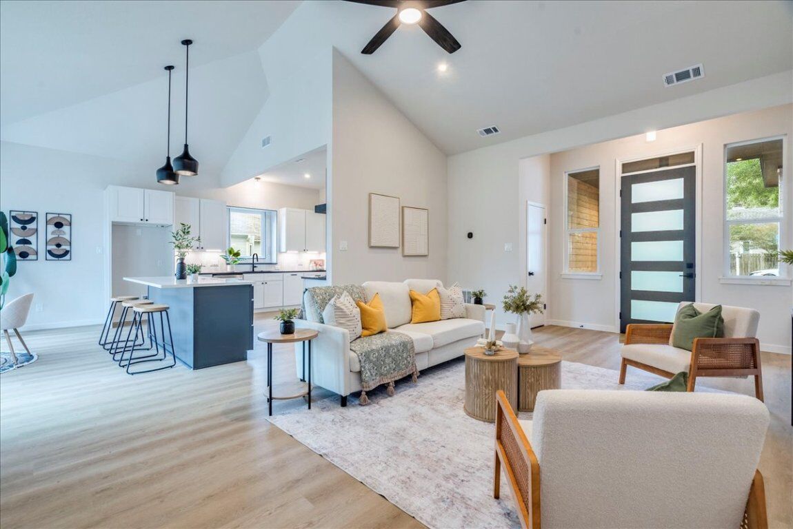 Property Photo: 8308 Foxhound Trail TX 78729