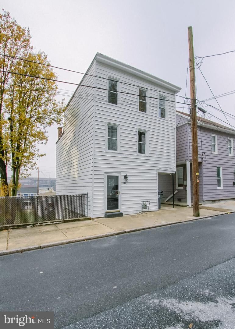Property Photo:  342 S 3rd Street  PA 17113 