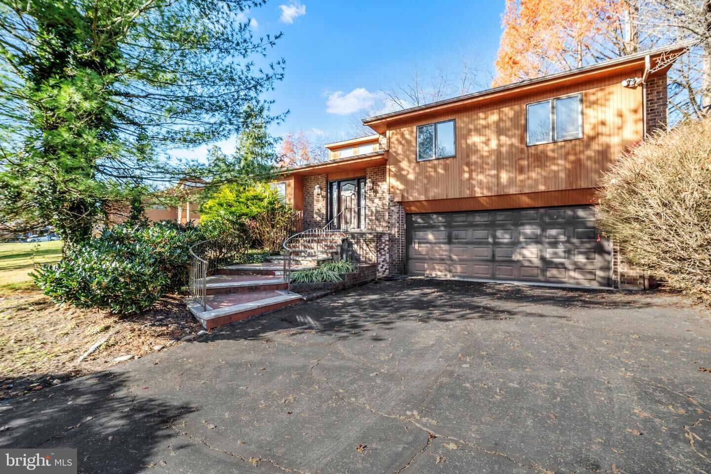 Property Photo: 16 S Kings Oak Lane PA 19115