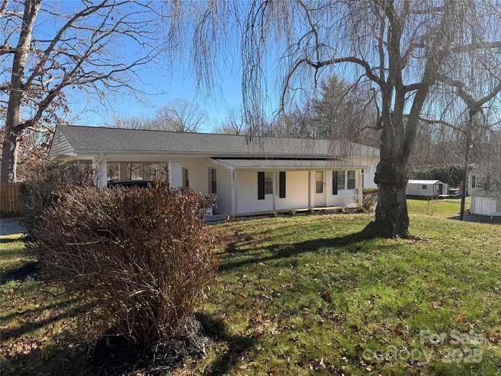 Property Photo:  401 Bradshaw Avenue  NC 28792 