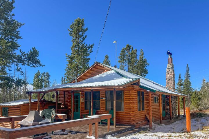 Property Photo: 48 Upper Rd WY 82070