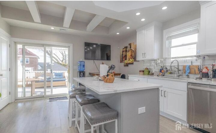 Property Photo:  118 Holly Street  NJ 07064 