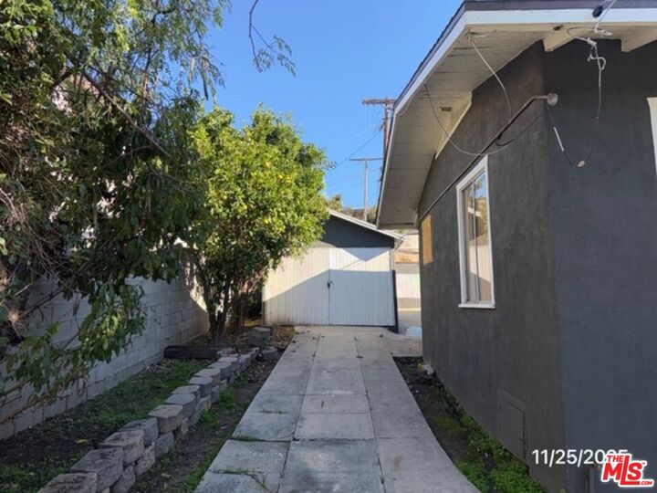 Property Photo: 1740 S Rimpau Blvd CA 90019