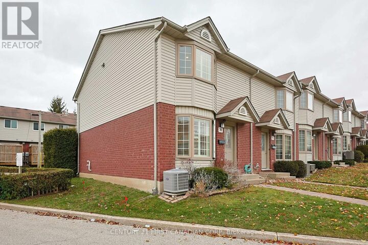 Property Photo: 70 Chapman Court 70 ON N6G 4Z4