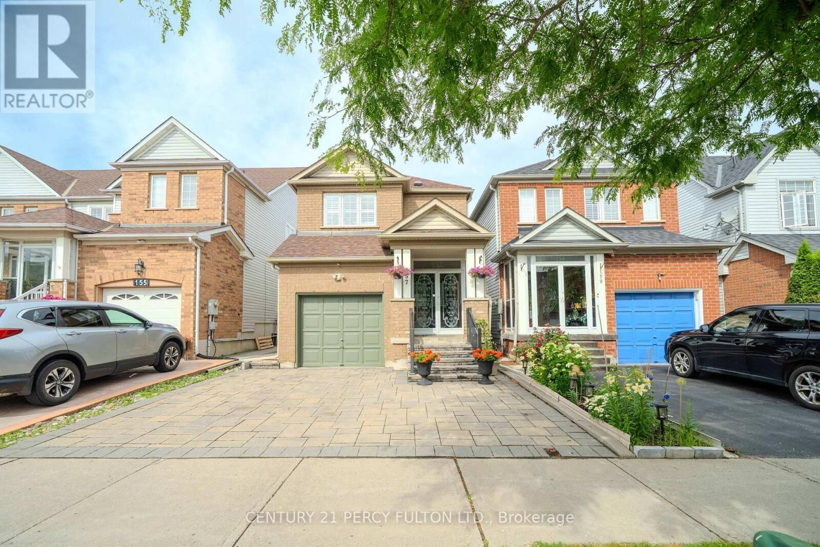 Property Photo:  157 Billingsley Crescent  ON L3S 4P3 