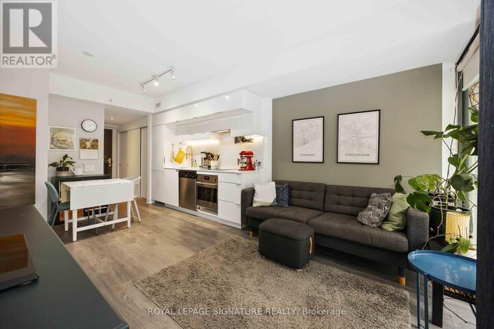 Property Photo:  185 Roehampton Avenue 407  ON M4P 0C6 