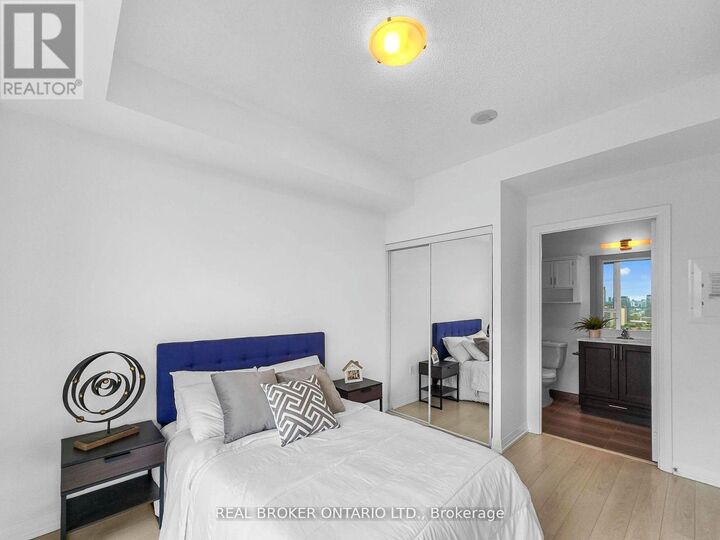 Property Photo:  55 Ann O'Reilly Road 2210  ON M2J 0E1 