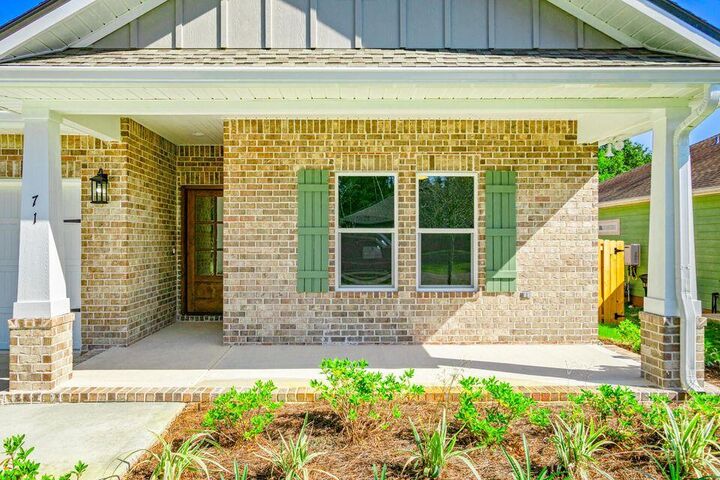 Property Photo: 917 Pocahontas Drive FL 32547