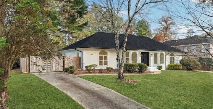 Property Photo: 4985 Cascade Overlook SW GA 30331