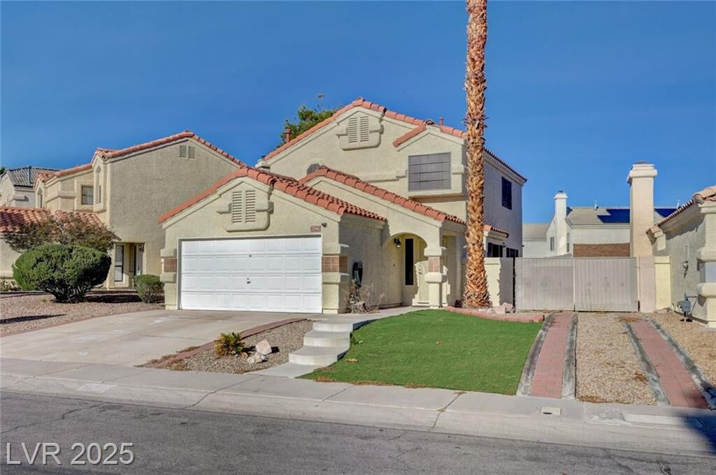 Property Photo: 2046 Waverly Circle NV 89014
