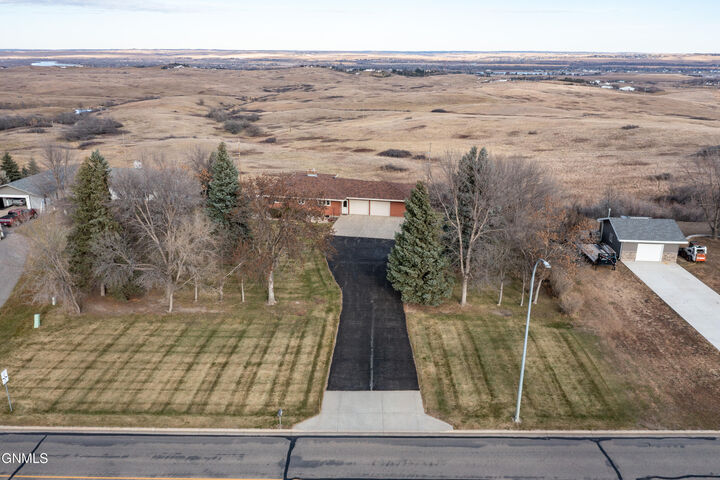 Property Photo:  4004 Old Red Trail NW  ND 58554 