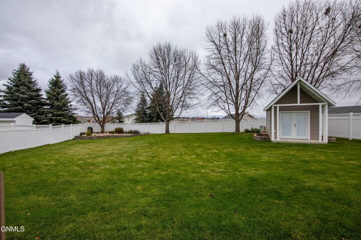 Property Photo: 4416 Turnbow Lane ND 58503