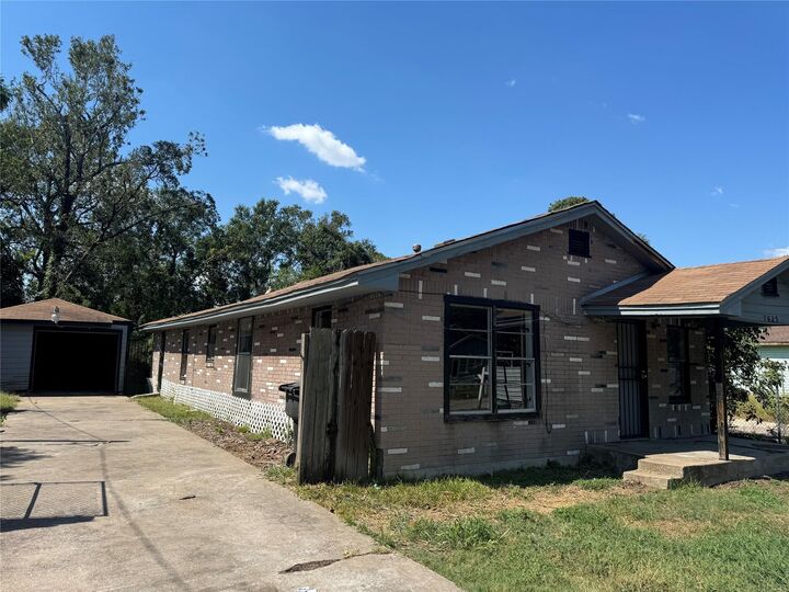 Property Photo: 7625 Pointer Street TX 77016