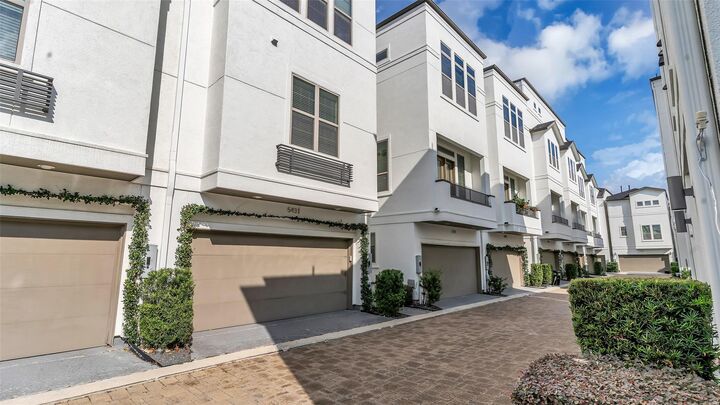 5429 Larkin Street  Houston TX 77007 photo