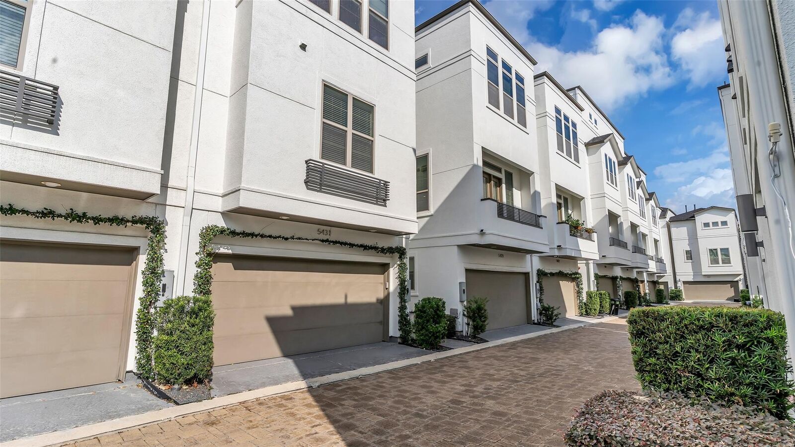 Property Photo:  5429 Larkin Street  TX 77007 