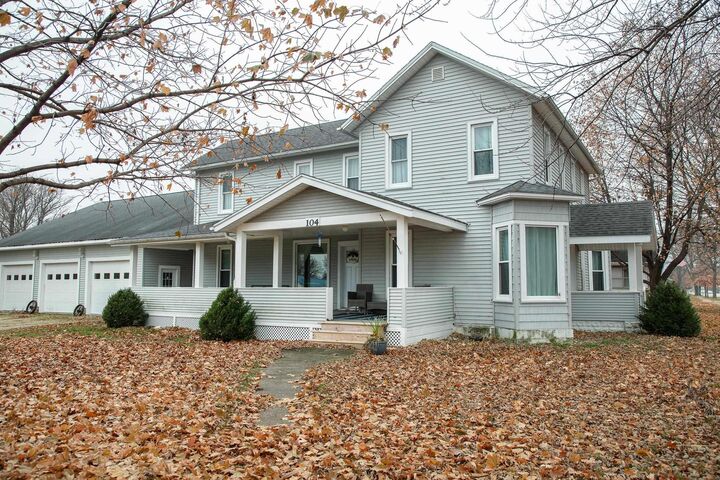 Property Photo: 104 E Weare Street IA 50619