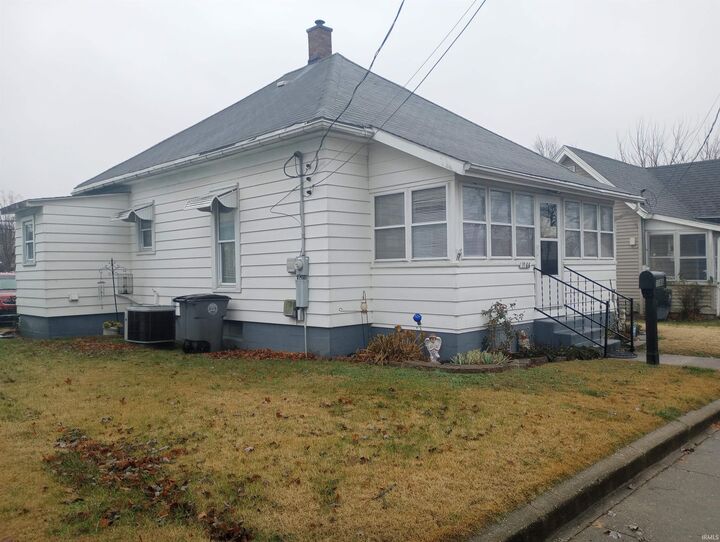 Property Photo:  1166 McKinley Avenue  IN 47591 