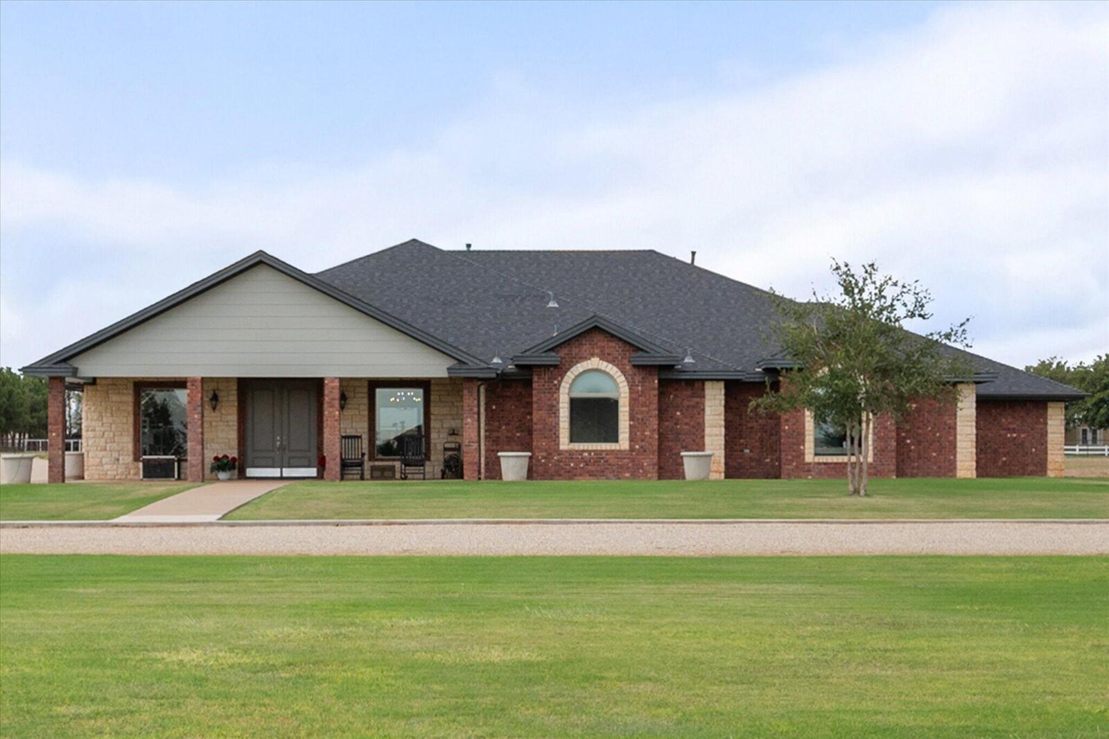 Property Photo:  1026 Willow Road  TX 79381 