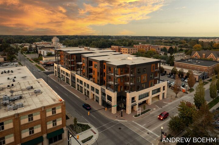 Property Photo: 159 S River Avenue 404 MI 49423-2863