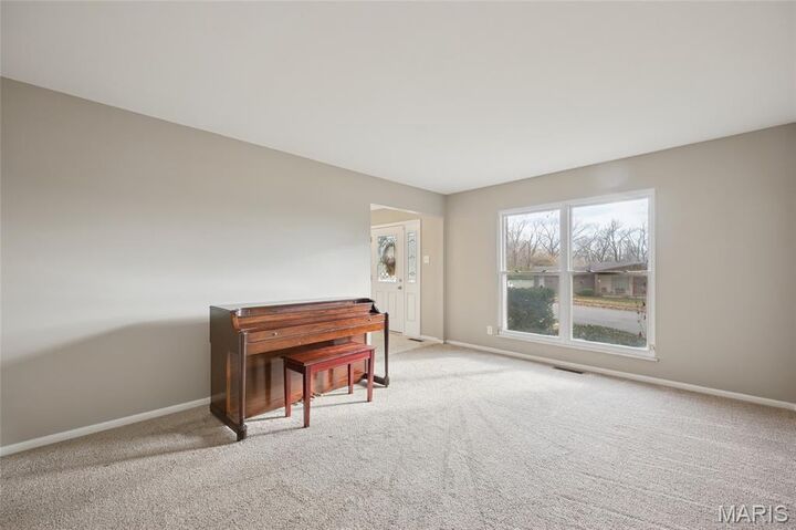 Property Photo:  1147 Chatelet Drive  MO 63135 