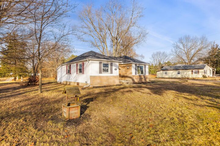Property Photo: 3960 W Hallett Road MI 49242