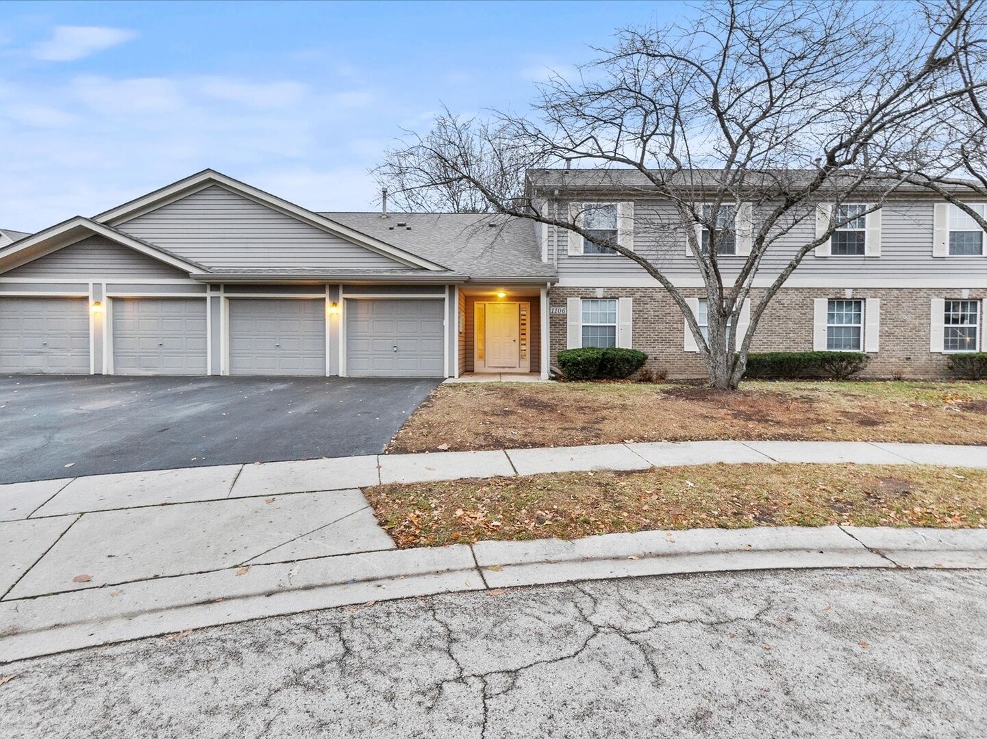Property Photo: 1106 Stratford Court C IL 60120