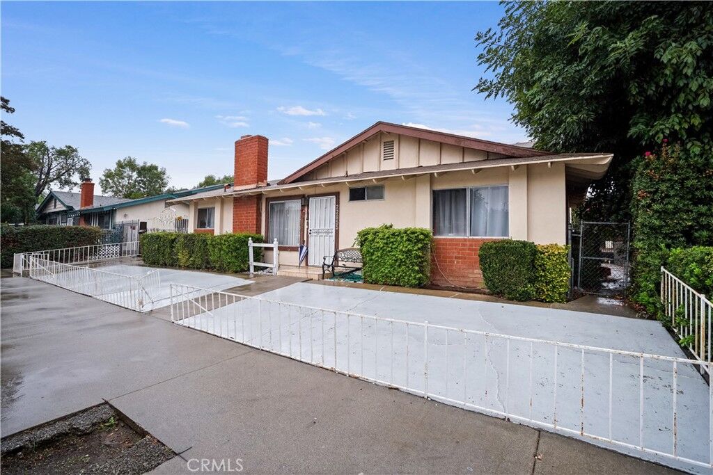 Property Photo:  22855 Vanowen  CA 91307 