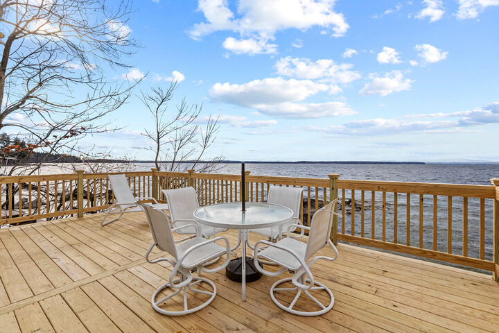 Property Photo:  6 Gilman Road  ME 04084 