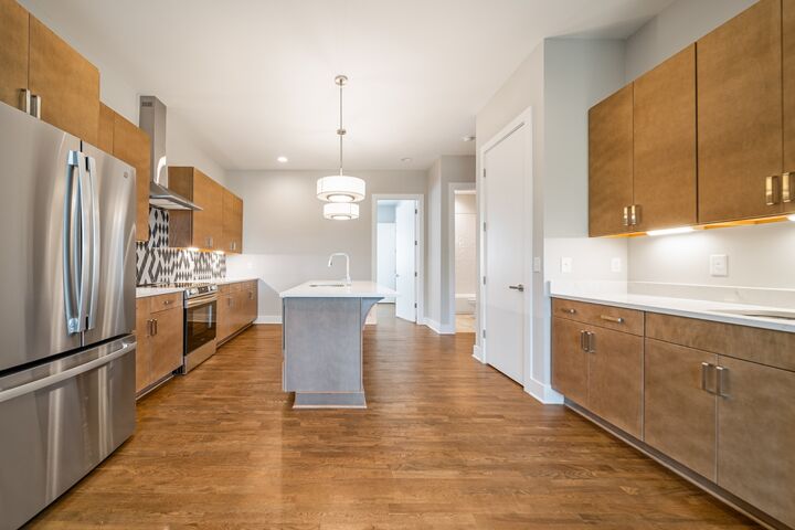 Property Photo:  496 W Trinity Ln 4  TN 37207 