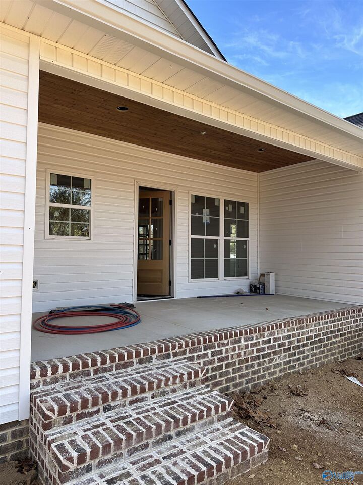 Property Photo:  862 1st Way NE  AL 35016 