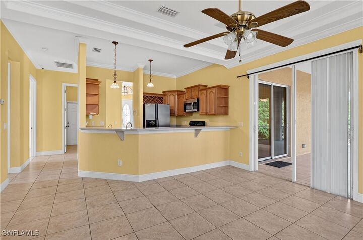 Property Photo:  4504 Lee Boulevard  FL 33971 