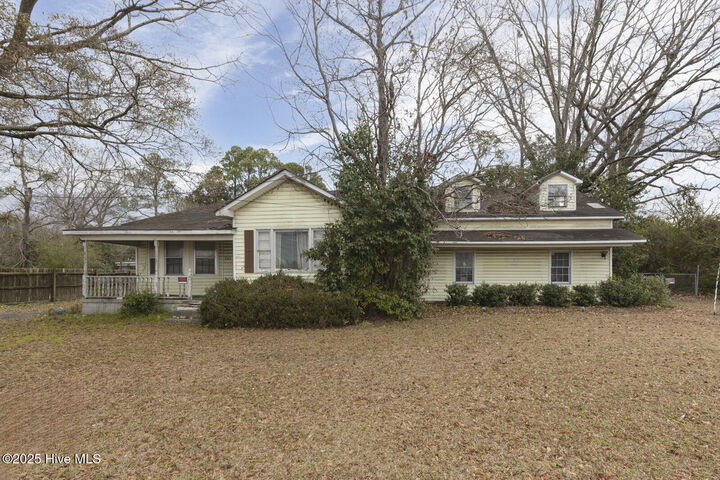 Property Photo: 202 Kinston Highway NC 28574