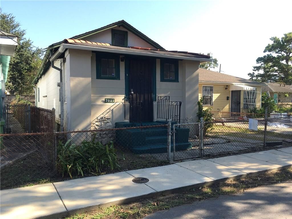 Property Photo:  3821 Panama Court  LA 70125 