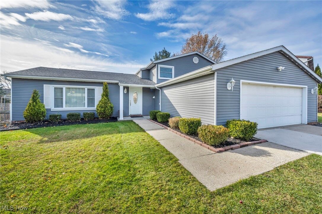 Property Photo:  32194 N Roundhead Drive  OH 44139 