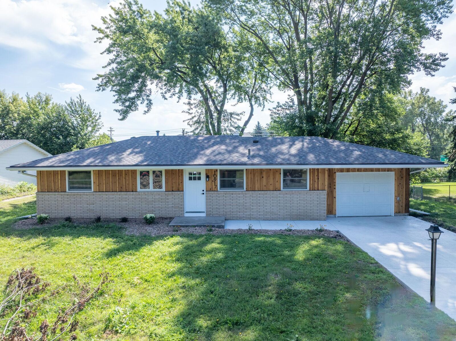 Property Photo: 10917 Southview Drive MN 55337