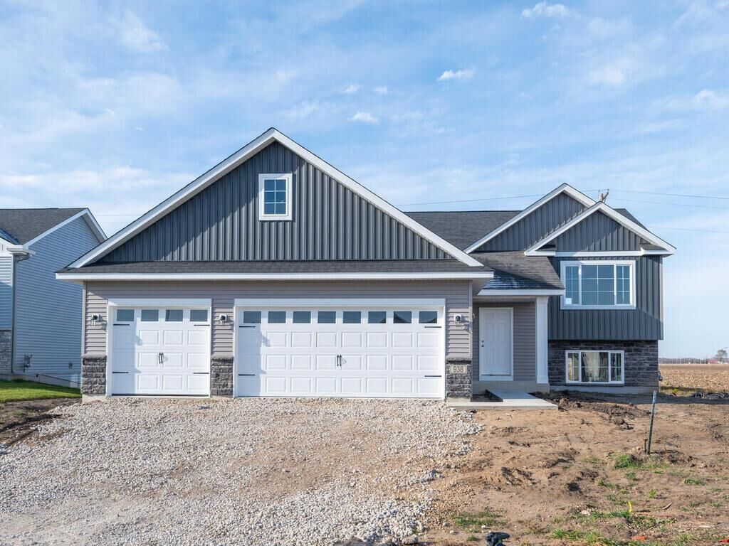 Property Photo:  938 Prestwick Drive  MN 56011 