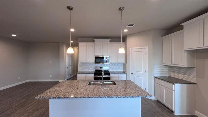 Property Photo: 138 Stanton Avenue TX 76078