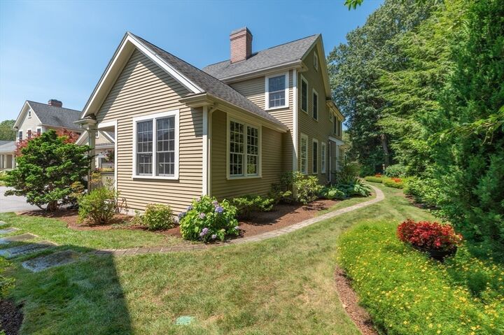 Property Photo:  12 Wallis Dr 12  MA 01984 