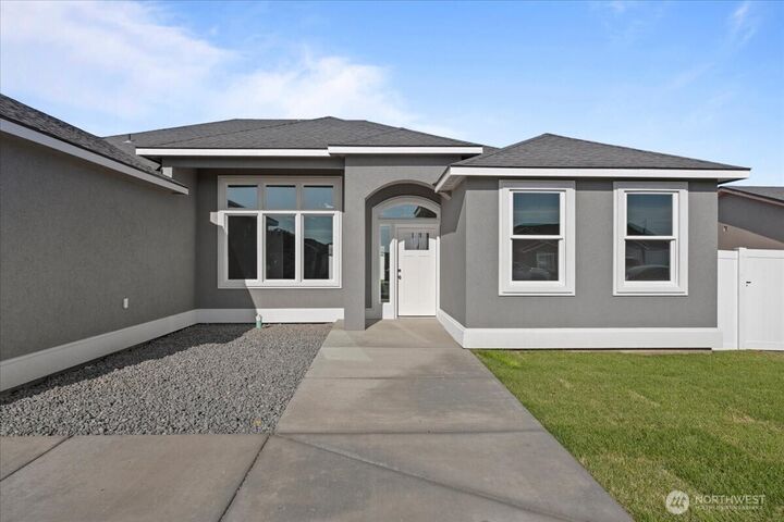 Property Photo:  700  N Street NE  WA 98848 