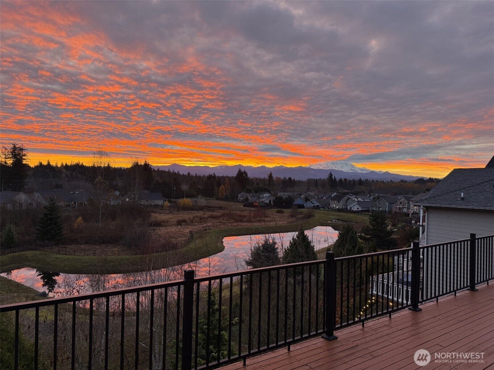 Property Photo:  7806  211th Avenue E  WA 98391 