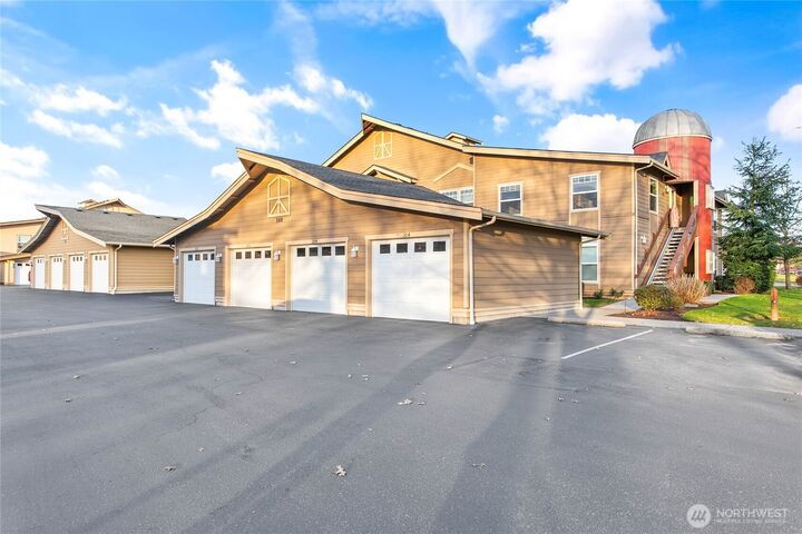 Property Photo:  300  Homestead Boulevard S 104  WA 98264 